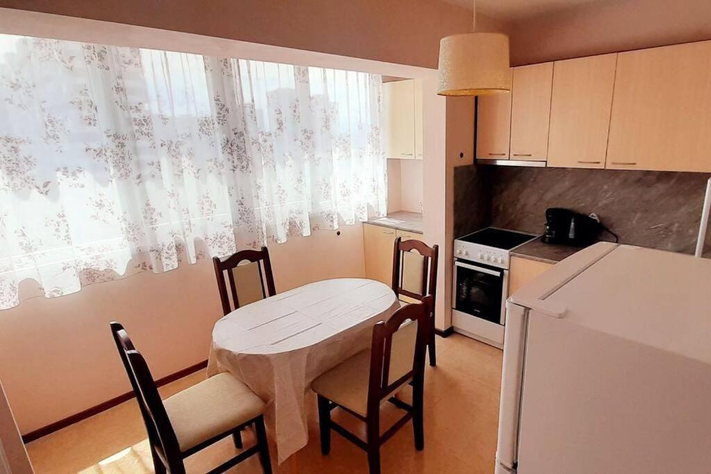 Soc Apartment Close To The Center Бургас Экстерьер фото